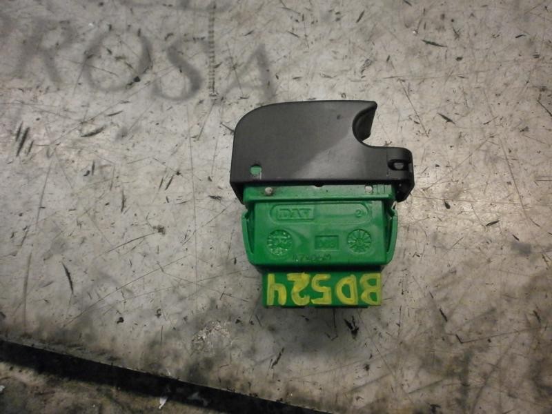 Recambio de mando elevalunas delantero derecho para peugeot 107 urban referencia OEM IAM   