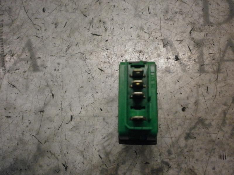 Recambio de mando elevalunas delantero izquierdo para peugeot 107 urban referencia OEM IAM   