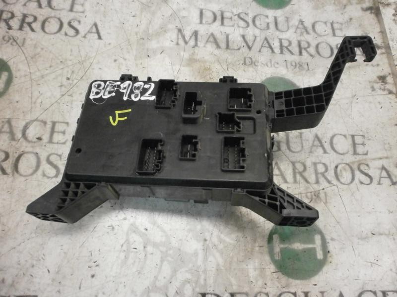Recambio de caja reles / fusibles para ford mondeo berlina (ge) ghia referencia OEM IAM   