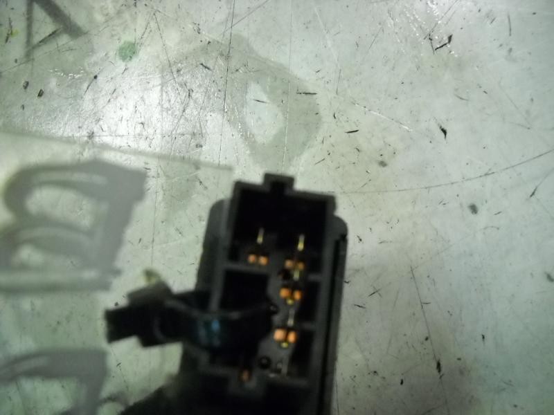 Recambio de mando elevalunas delantero derecho para citroën c2 furio referencia OEM IAM   