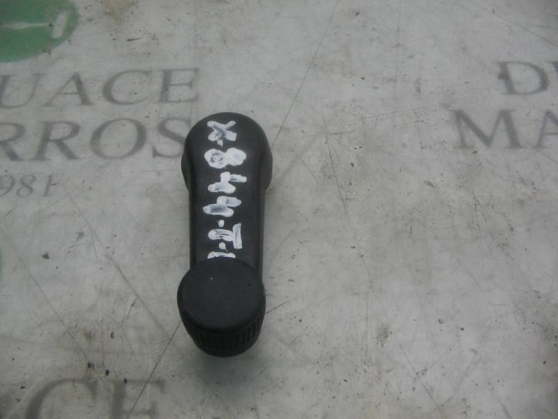 Recambio de maneta elevalunas trasera izquierda para volkswagen polo berlina (6n1) básico referencia OEM IAM   