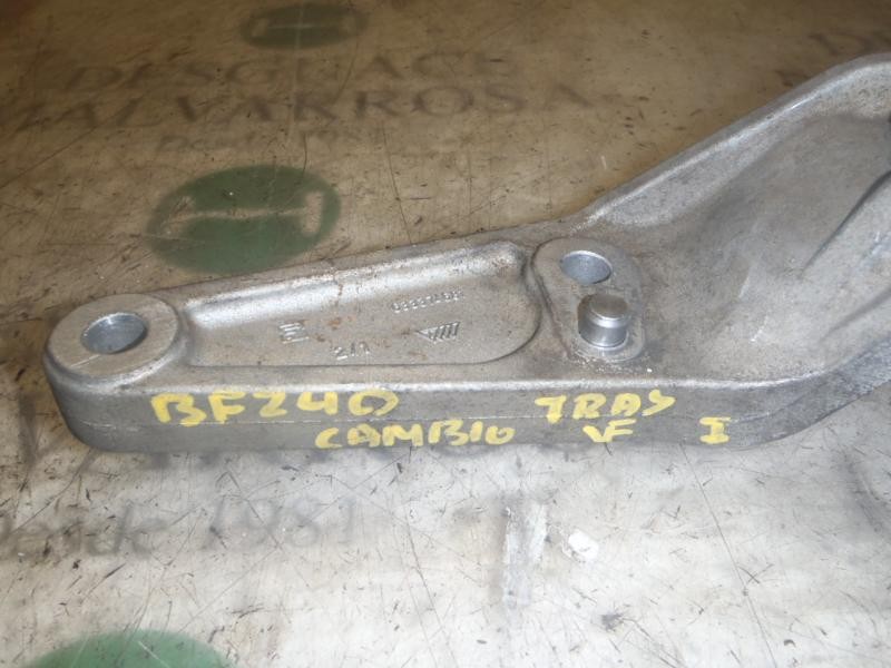 Recambio de soporte cambio para opel corsa d cosmo referencia OEM IAM   