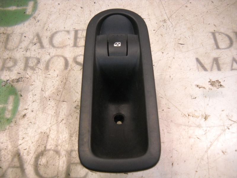 Recambio de mando elevalunas trasero derecho para renault megane ii berlina 5p confort dynamique referencia OEM IAM   