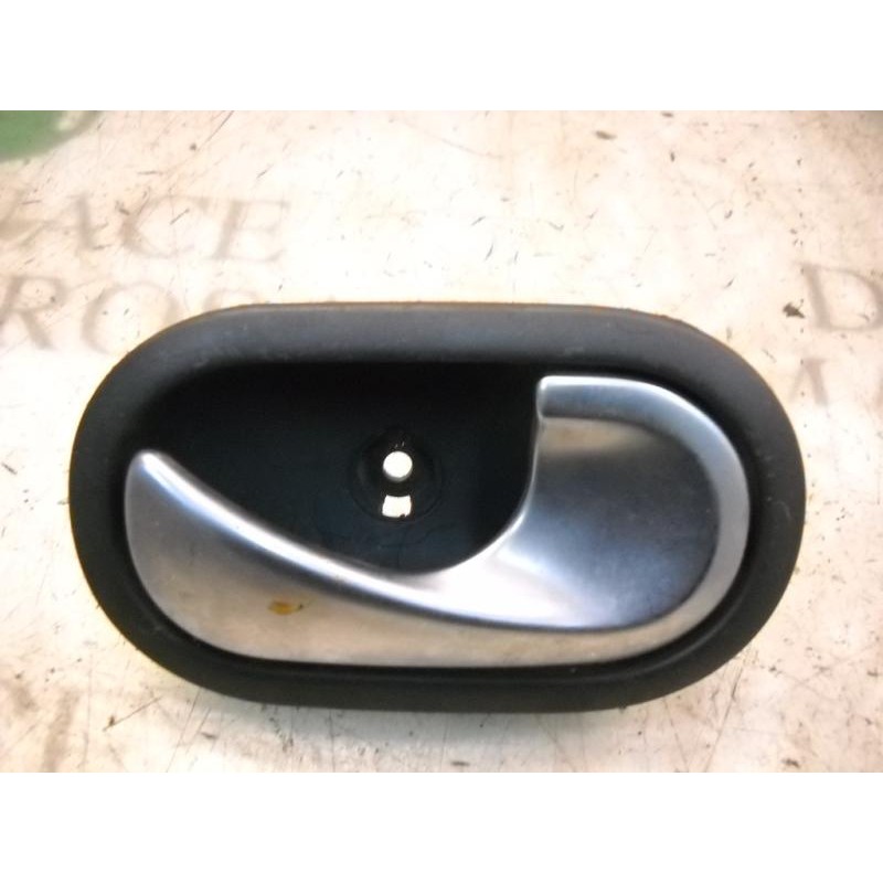 Recambio de maneta interior delantera derecha para renault megane ii berlina 5p confort dynamique referencia OEM IAM   