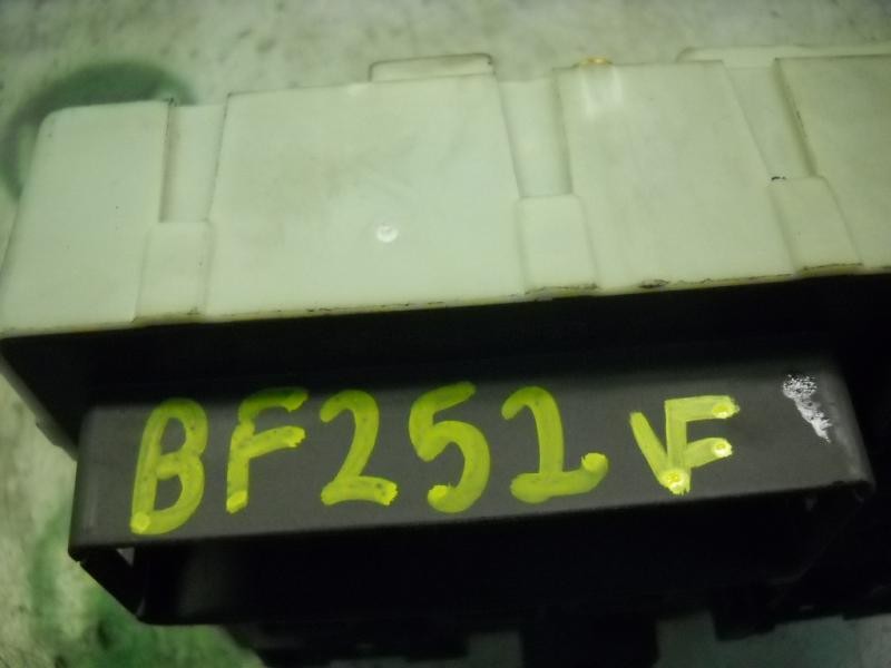 Recambio de caja reles / fusibles para ford transit connect (tc7) furgón (2006) referencia OEM IAM   