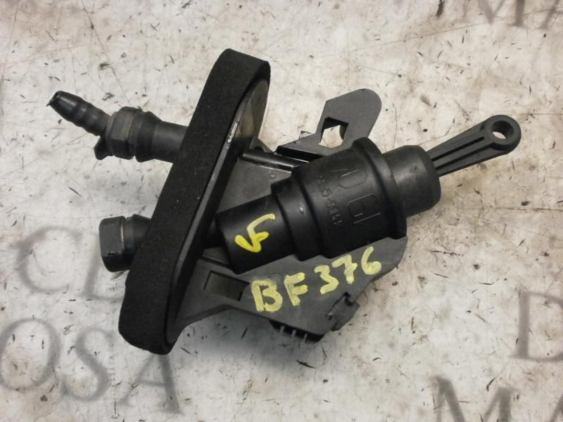 Recambio de bomba embrague para ford fiesta (cbk) ghia referencia OEM IAM   