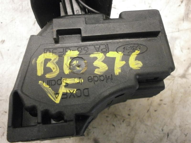 Recambio de mando limpia para ford fiesta (cbk) ghia referencia OEM IAM   