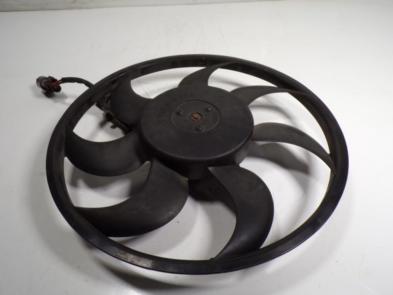 Recambio de electroventilador para volvo c30 2.4 20v diesel referencia OEM IAM 31261990 1137328365 