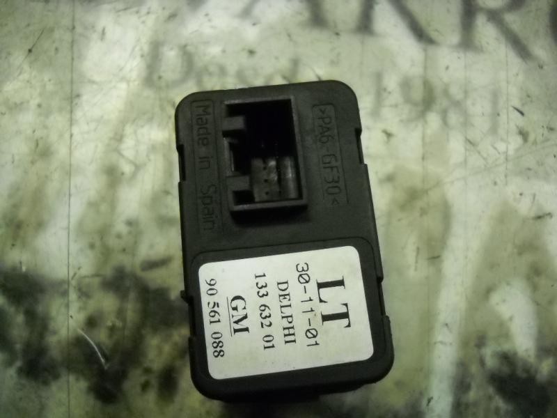 Recambio de mando elevalunas delantero izquierdo para opel astra g berlina sport referencia OEM IAM   