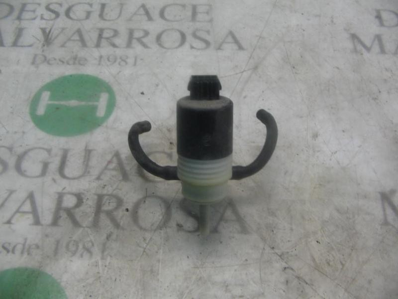 Recambio de bomba limpia para volkswagen polo berlina (6n1) básico referencia OEM IAM   