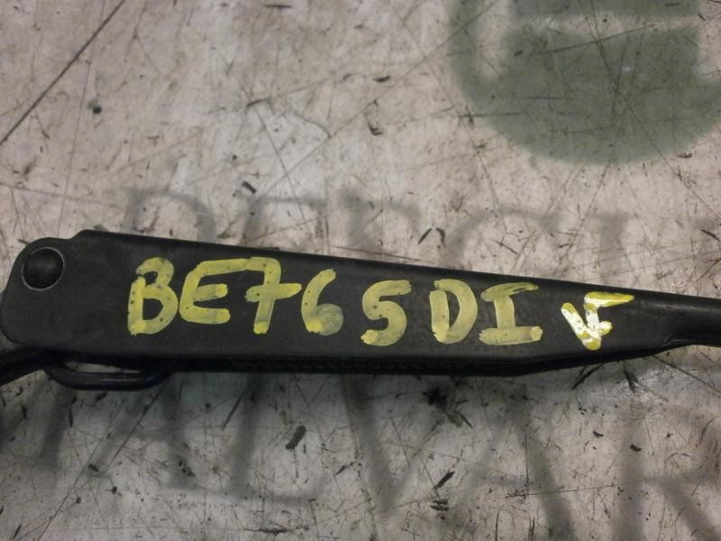 Recambio de brazo limpia delantero izquierdo para renault clio ii fase ii (b/cb0) campus referencia OEM IAM   