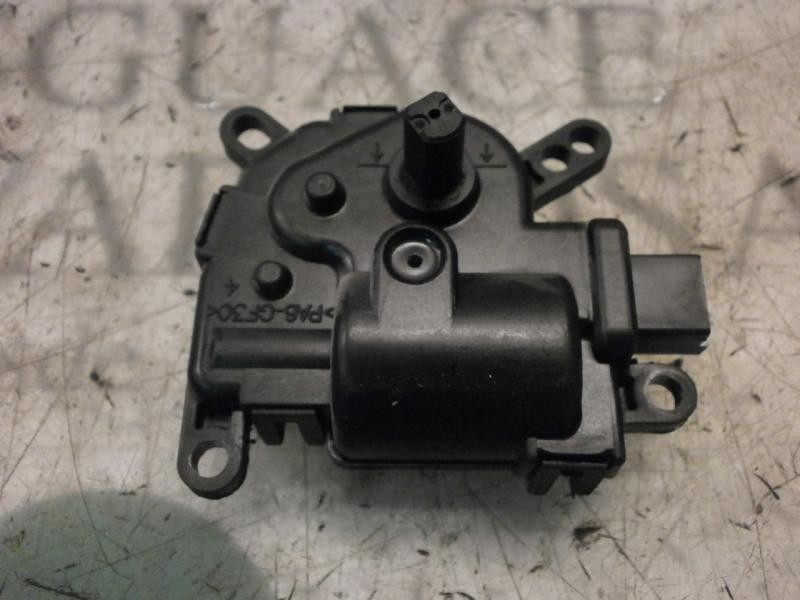 Recambio de motor apertura trampillas climatizador para ford fiesta (cbk) ghia referencia OEM IAM   