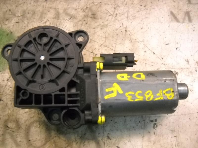 Recambio de motor elevalunas delantero derecho para ford fiesta (cbk) ghia referencia OEM IAM   