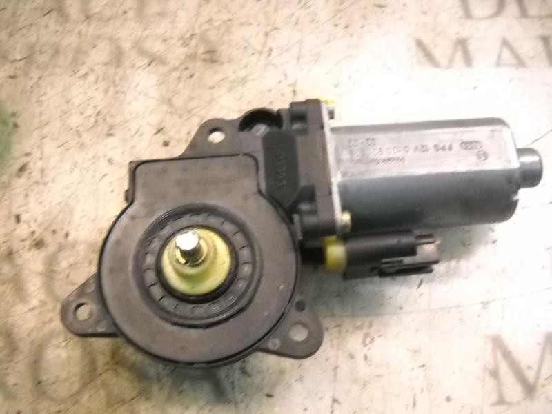Recambio de motor elevalunas delantero derecho para ford fiesta (cbk) ghia referencia OEM IAM   