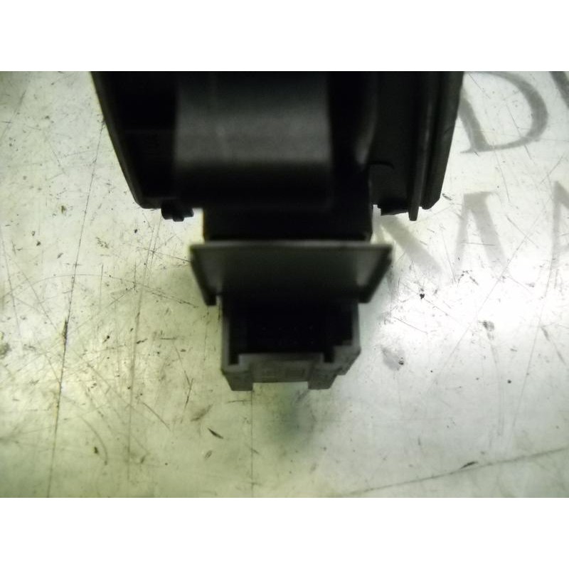 Recambio de mando elevalunas delantero derecho para audi a6 berlina (4b2) 2.5 tdi quattro referencia OEM IAM 4B095985501C  