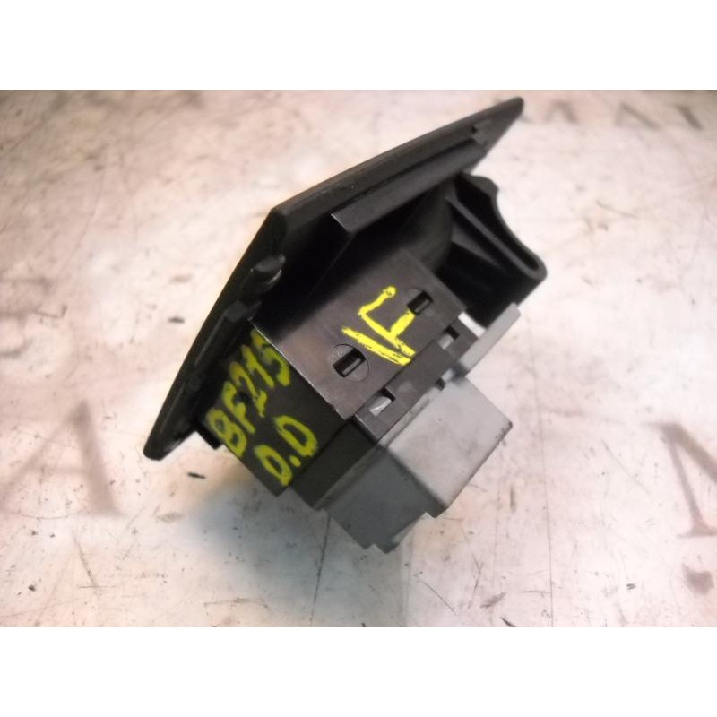 Recambio de mando elevalunas delantero derecho para audi a6 berlina (4b2) 2.5 tdi quattro referencia OEM IAM 4B095985501C  