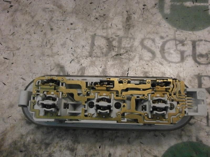 Recambio de piloto interior para renault megane ii berlina 5p confort dynamique referencia OEM IAM   