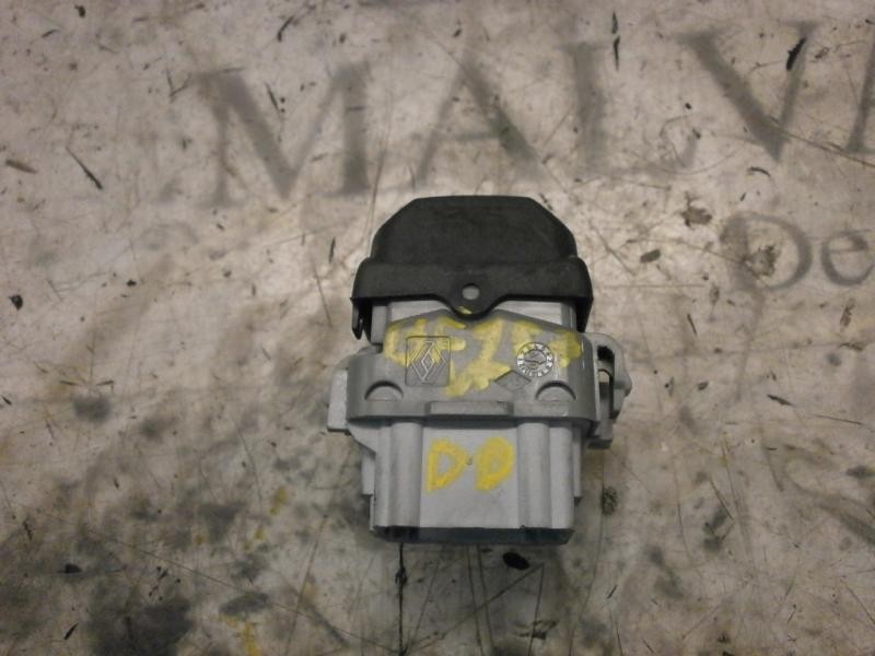 Recambio de mando elevalunas delantero derecho para renault megane ii berlina 5p confort dynamique referencia OEM IAM   