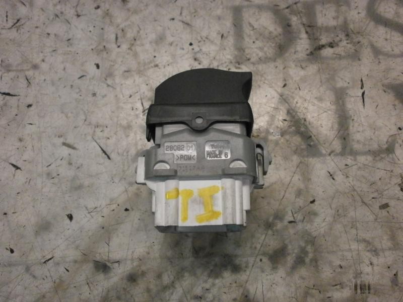 Recambio de mando elevalunas trasero izquierdo para renault megane ii berlina 5p confort dynamique referencia OEM IAM   