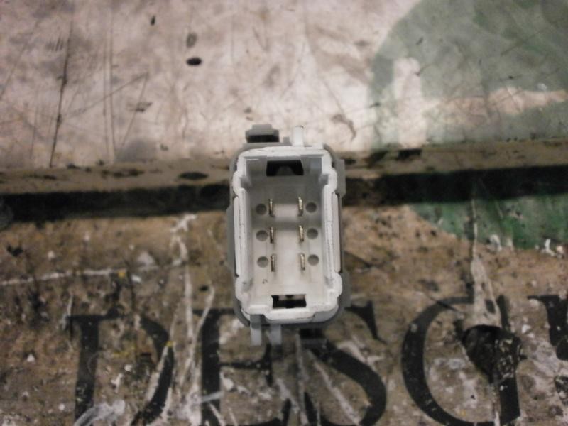 Recambio de mando elevalunas trasero izquierdo para renault megane ii berlina 5p confort dynamique referencia OEM IAM   