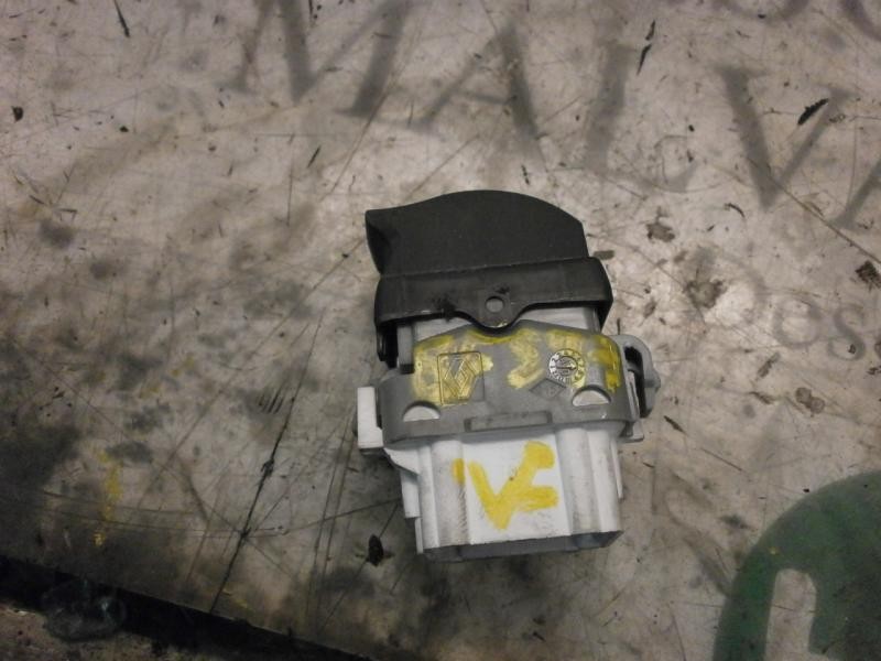 Recambio de mando elevalunas trasero derecho para renault megane ii berlina 5p confort dynamique referencia OEM IAM   