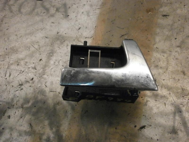 Recambio de maneta interior delantera derecha para volkswagen polo berlina (6n2) trendline referencia OEM IAM   