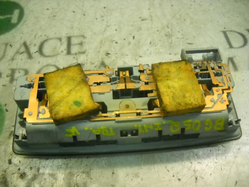 Recambio de piloto interior para renault laguna ii (bg0) authentique referencia OEM IAM 8200033826  