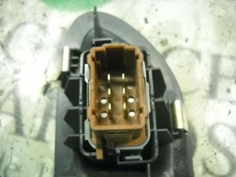 Recambio de mando elevalunas trasero derecho para renault laguna ii (bg0) authentique referencia OEM IAM 8200220507  