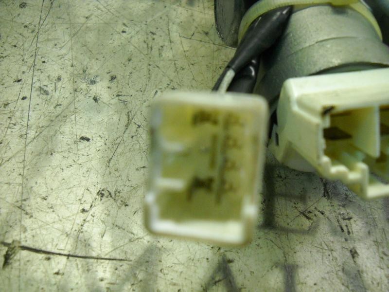 Recambio de antirrobo para kia carens 2.0 crdi ex monovolumen referencia OEM IAM 0K2JA76990 45261A 45261A