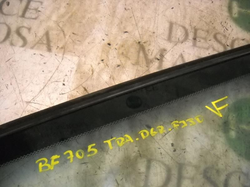 Recambio de cristal puerta trasero derecho para kia carens 2.0 crdi ex monovolumen referencia OEM IAM 0K2FB63950  