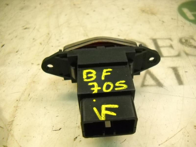 Recambio de warning para kia carens 2.0 crdi ex monovolumen referencia OEM IAM 0K2FB664H0 864W0140 864W0140