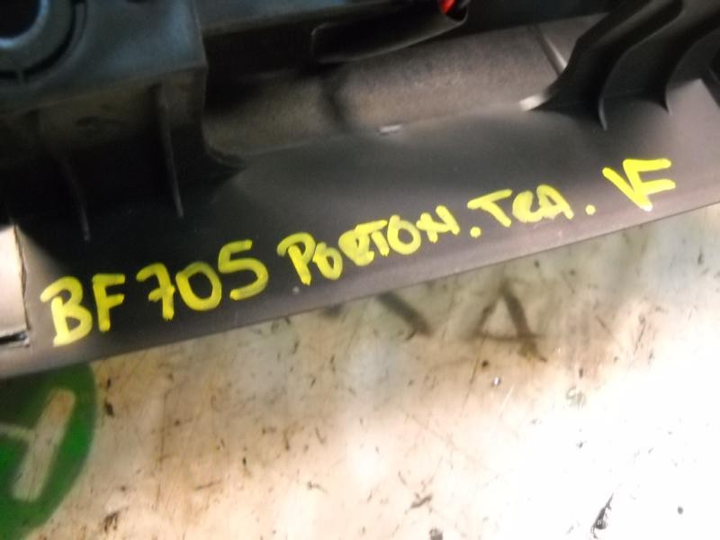 Recambio de piloto trasero central para kia carens 2.0 crdi ex monovolumen referencia OEM IAM 0K2FB5158044  