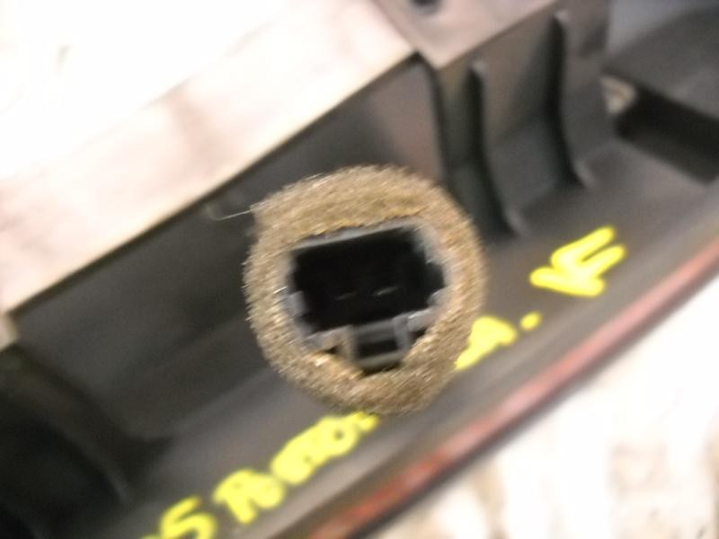 Recambio de piloto trasero central para kia carens 2.0 crdi ex monovolumen referencia OEM IAM 0K2FB5158044  