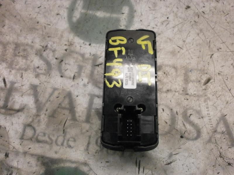 Recambio de mando elevalunas delantero izquierdo para opel vectra c berlina club referencia OEM IAM   