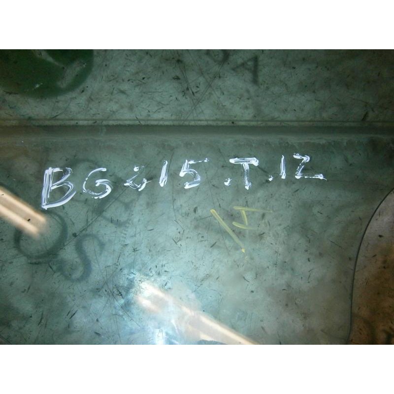 Recambio de cristal puerta trasero izquierdo para renault megane ii classic berlina 1.5 dci diesel referencia OEM IAM   