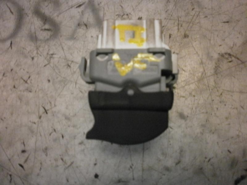 Recambio de mando elevalunas trasero izquierdo para renault megane ii berlina 5p confort dynamique referencia OEM IAM   