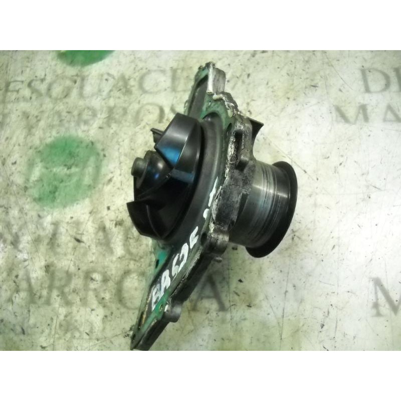 Recambio de bomba agua para audi a4 berlina (8e) 2.5 tdi (120kw) referencia OEM IAM 059121004E  