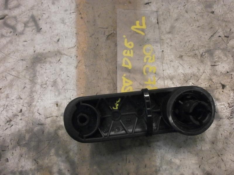 Recambio de maneta elevalunas trasera derecha para renault clio grandtour dynamique referencia OEM IAM   