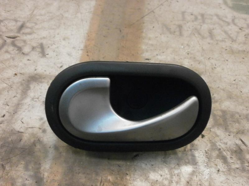 Recambio de maneta interior delantera izquierda para renault clio grandtour dynamique referencia OEM IAM   