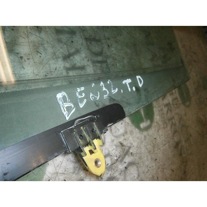 Recambio de cristal puerta trasero derecho para nissan almera tino (v10m) 2.2 dci diesel cat referencia OEM IAM   