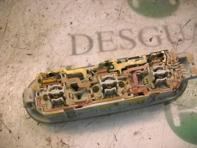 Recambio de piloto interior para renault megane ii berlina 5p confort dynamique referencia OEM IAM   