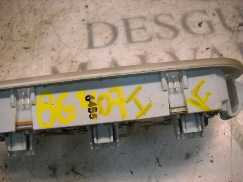 Recambio de piloto interior para renault megane ii berlina 5p confort dynamique referencia OEM IAM   