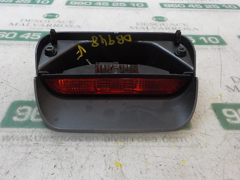 Recambio de piloto trasero central para dacia sandero 1.2 16v cat referencia OEM IAM 265907079R  