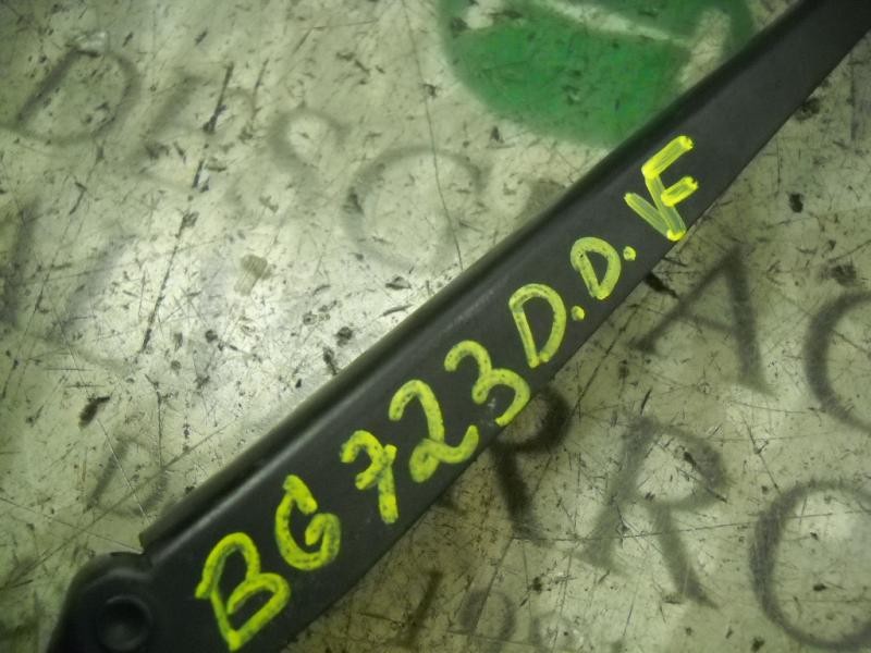 Recambio de brazo limpia delantero derecho para peugeot 307 break / sw (s1) sw referencia OEM IAM   