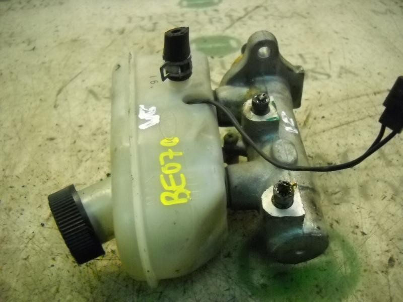 Recambio de bomba freno para kia carnival td ls referencia OEM IAM 0K55A43400A  