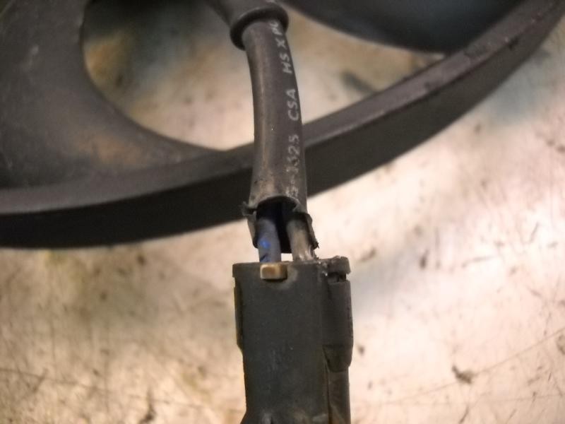 Recambio de electroventilador radiador aire acondicionado para kia carnival td ls referencia OEM IAM 0K55261710A  