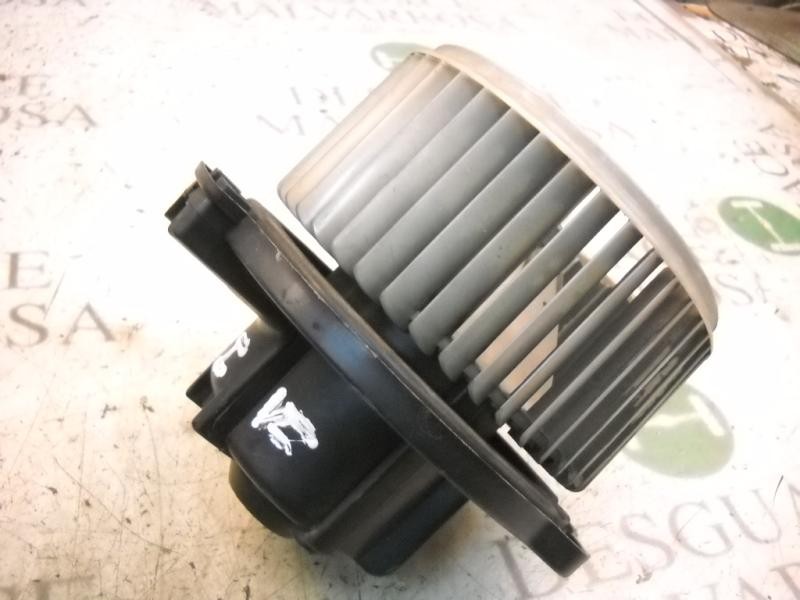 Recambio de motor calefaccion para kia carnival td ls referencia OEM IAM 0K55261C07  