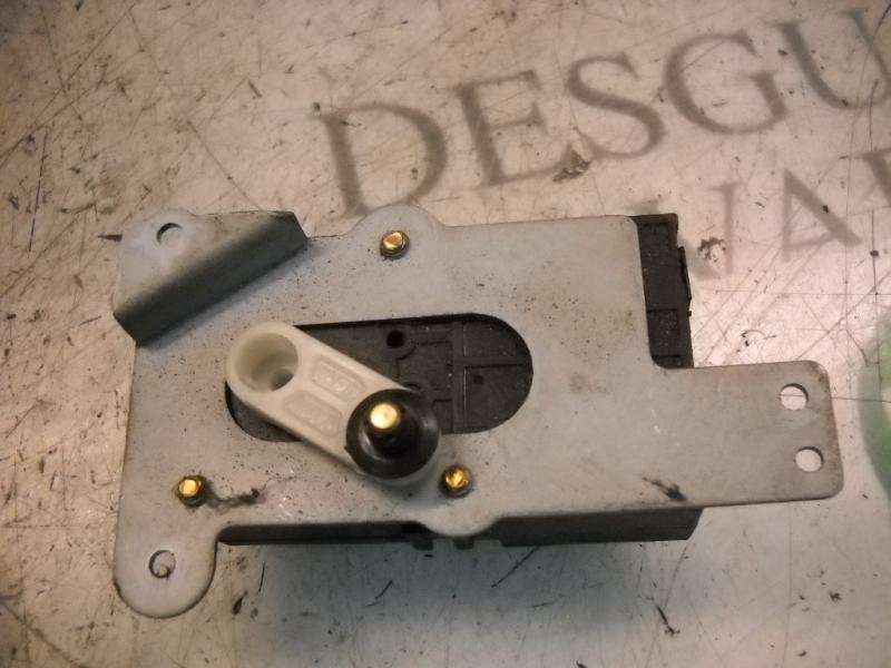 Recambio de motor apertura trampillas climatizador para kia carnival td ls referencia OEM IAM 0K55261R05  