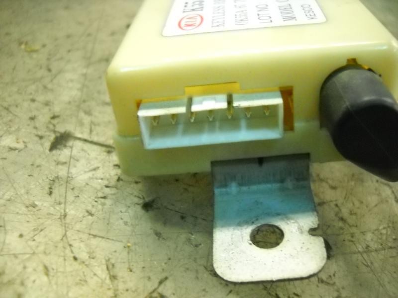 Recambio de modulo electronico para kia carnival td ls referencia OEM IAM 0K55A677R0B 0K55A677R0B 