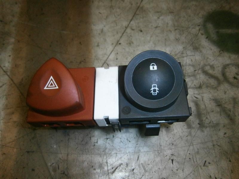 Recambio de warning para renault megane ii classic berlina 1.5 dci diesel referencia OEM IAM   